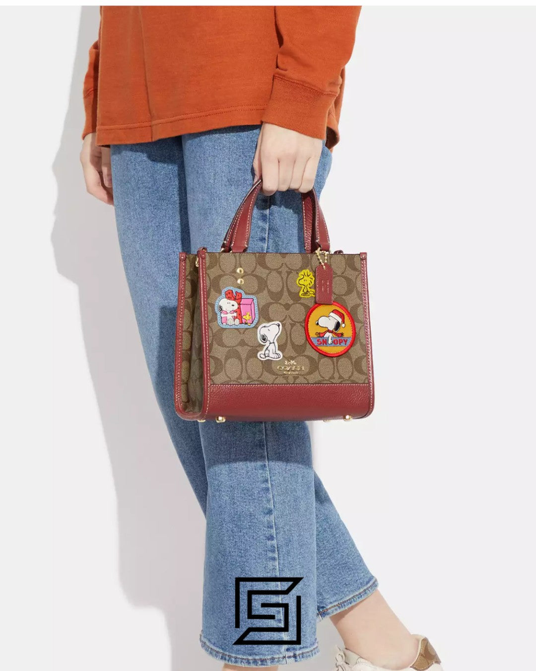 Coach X Peanuts Dempsey Tote Bag 22 In Signature Canvas With Patches CE851