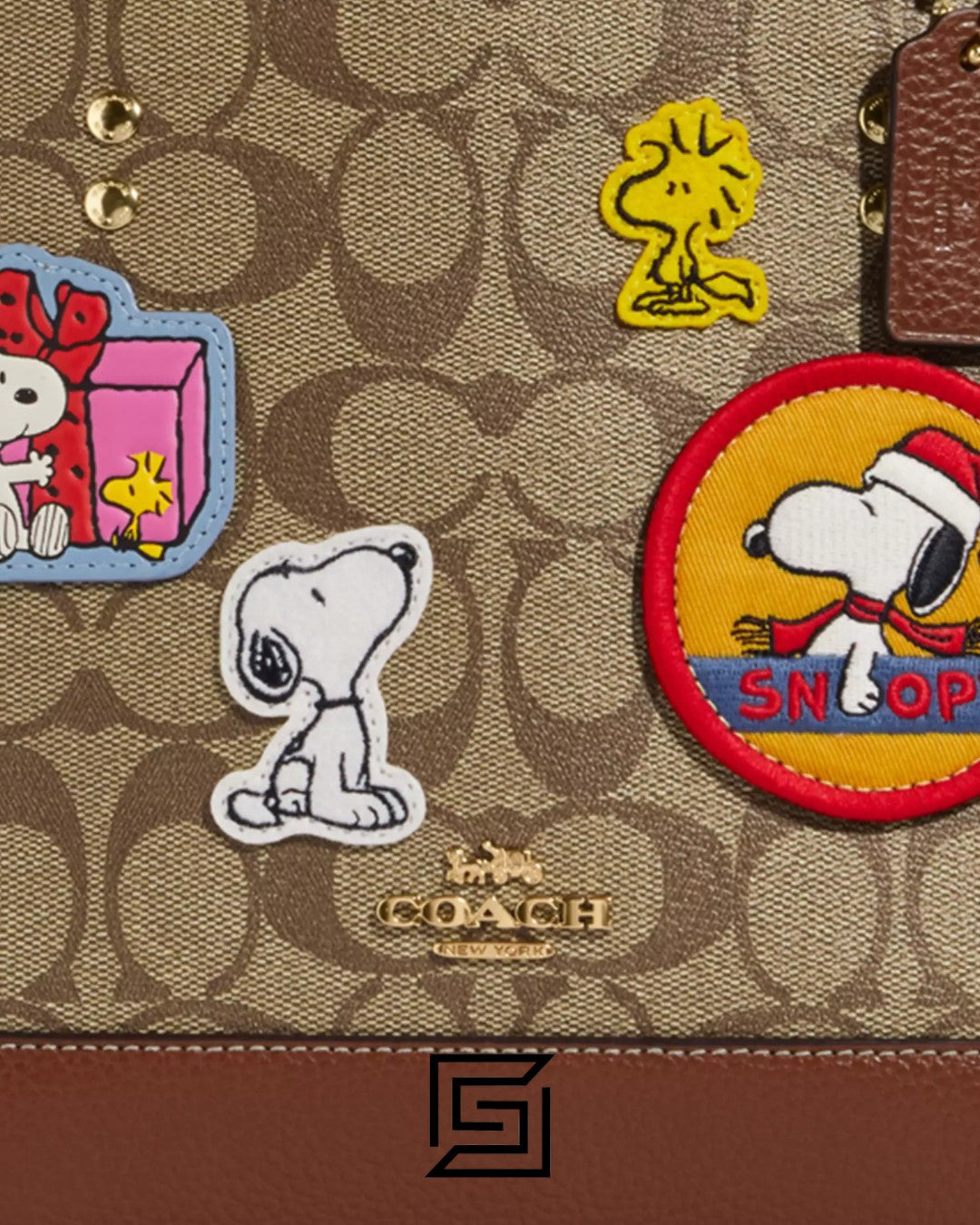 Coach X Peanuts Dempsey Tote Bag 22 In Signature Canvas With Patches CE851