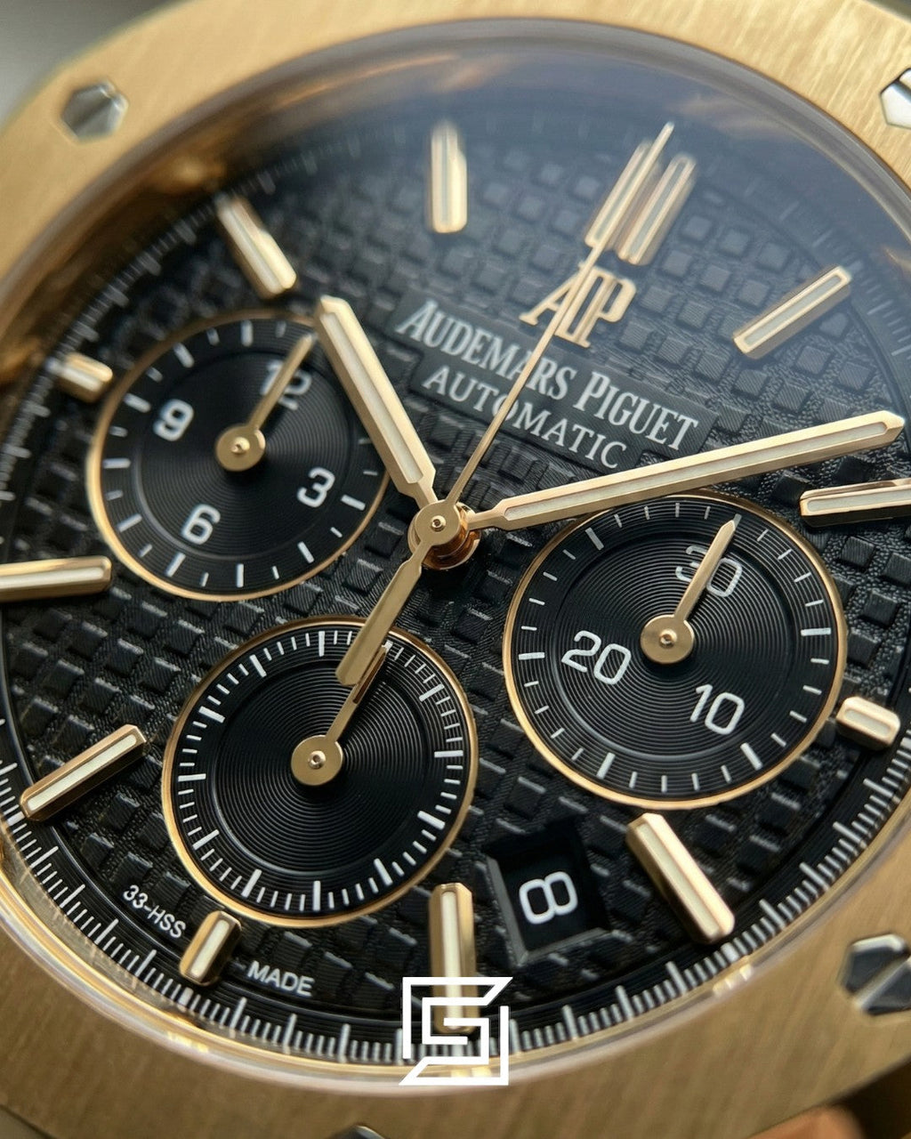 Audemars Piguet Royal Oak Chronograph Black Tapisserie Half Gold – Two-Tone – Quartz
